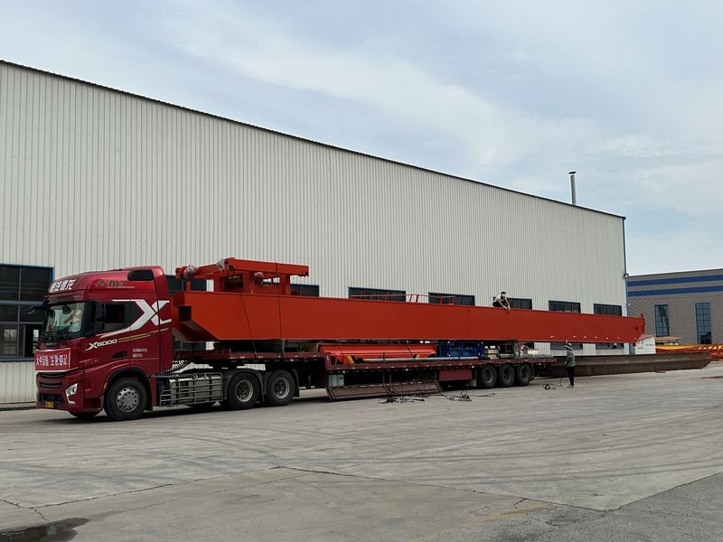 重慶某公司采購我公司一臺新式雙梁通用橋式起重機。