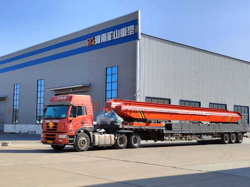 電動(dòng)單梁起重機(jī)，LD20t-26.8m，4臺(tái)，發(fā)往石家莊交付客戶使用。