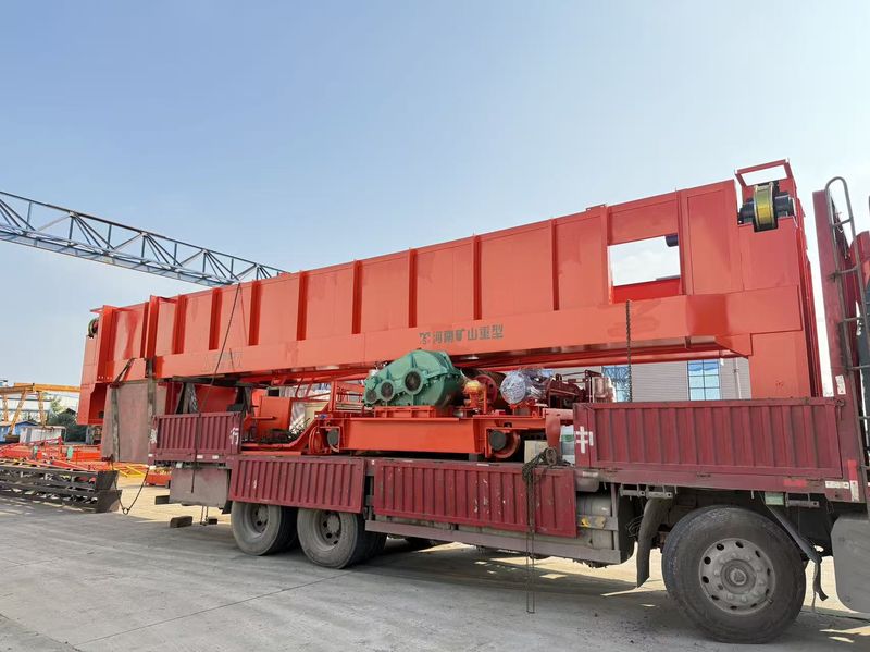 通用橋式起重機(jī) QD20/5-12.5m 制作完成  裝車(chē)發(fā)出